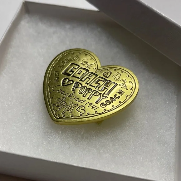 Coach Poppy Heart Belt Buckle - Picture 6 of 6